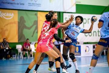 El Rocasa demuestra que sabe sufrir para derrotar a un aguerrido Porriño/TA.